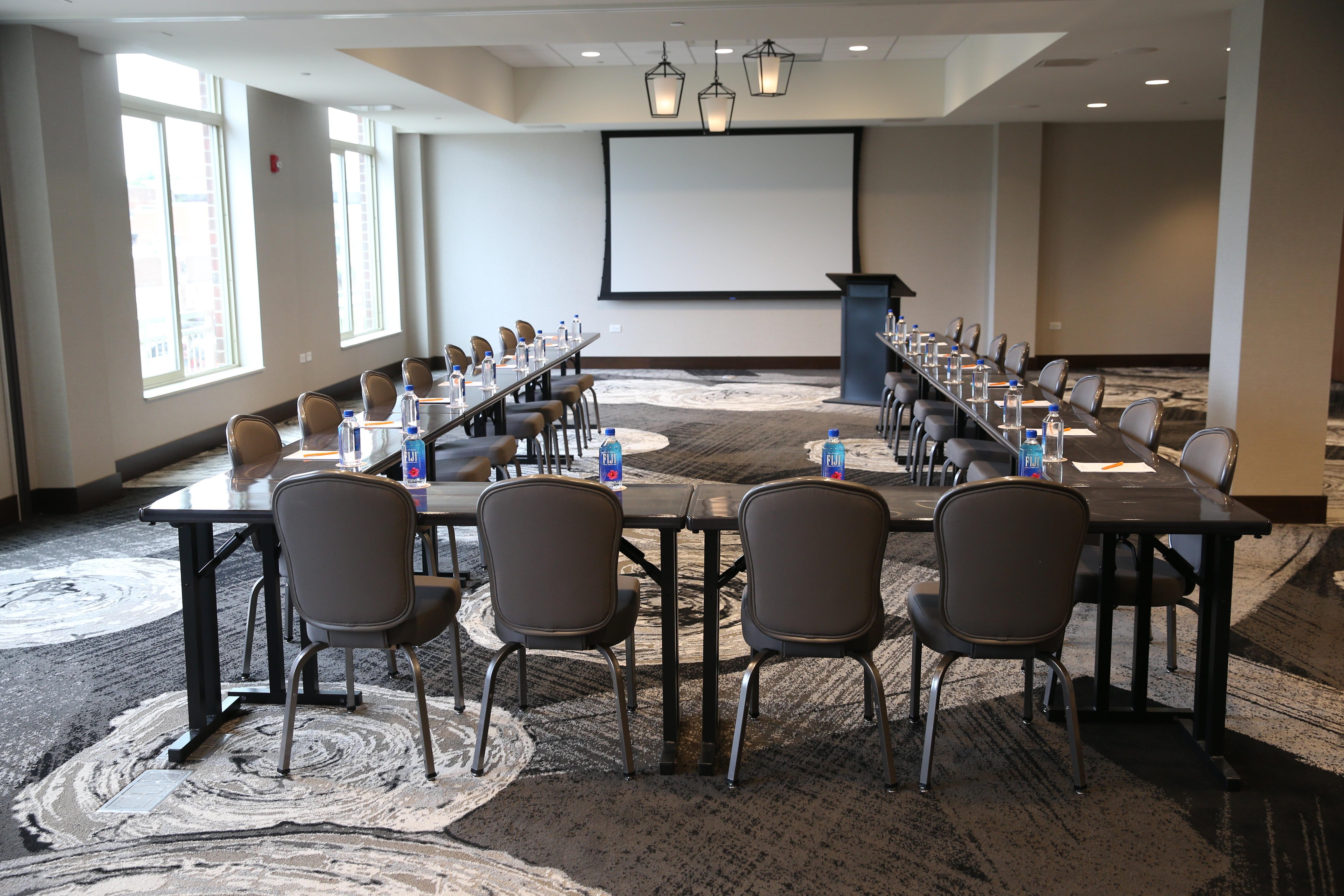 Hotel Indigo Naperville Riverwalk By Ihg Екстер'єр фото